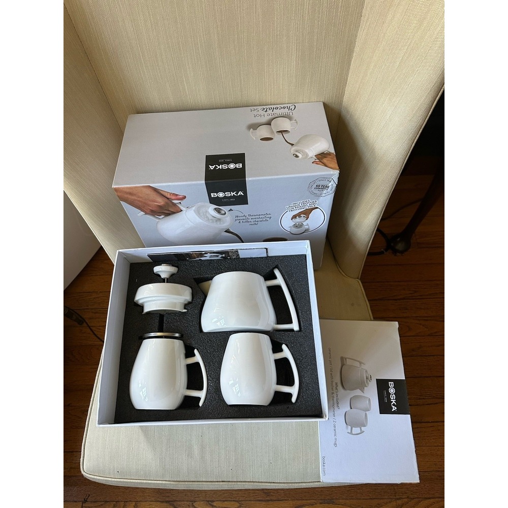 Boska Ultimate Hot Chocolate Pot And Milk Frother NEW With 2 Drinking cups.